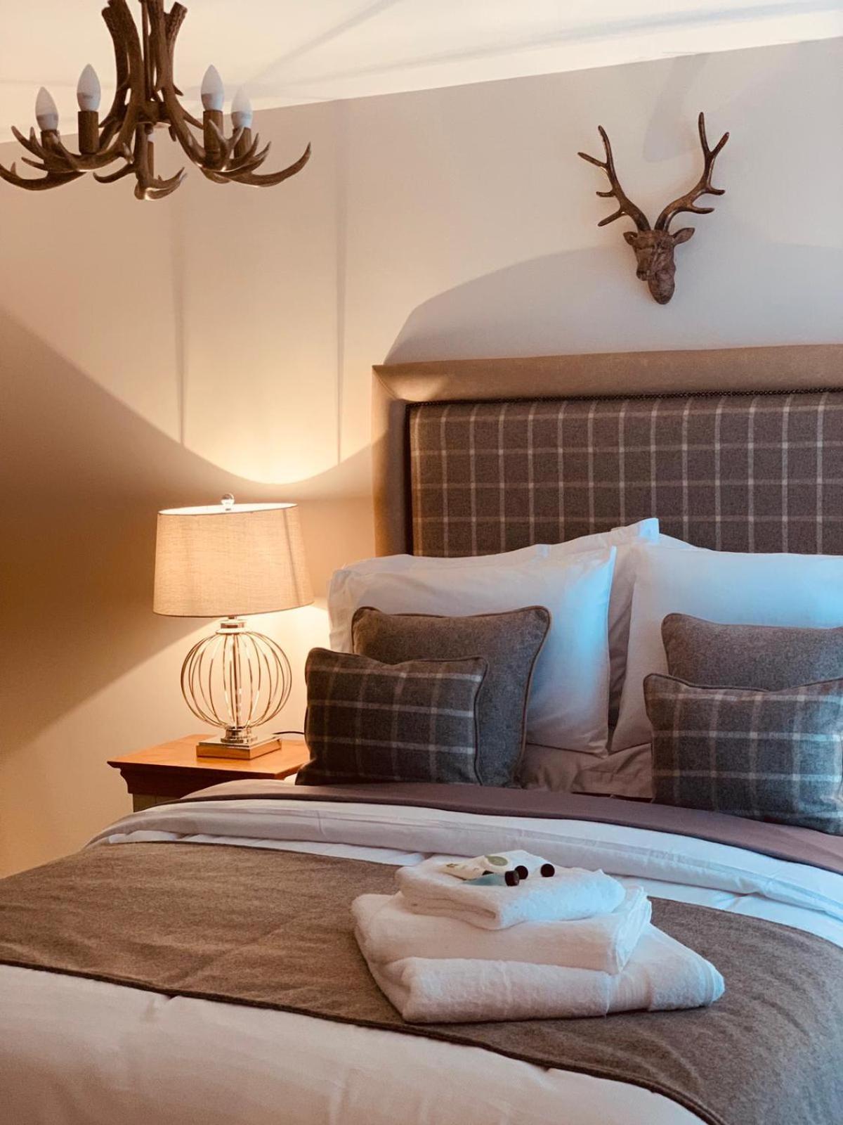 Luxury Five Star Cottage One Tantobie 객실 사진